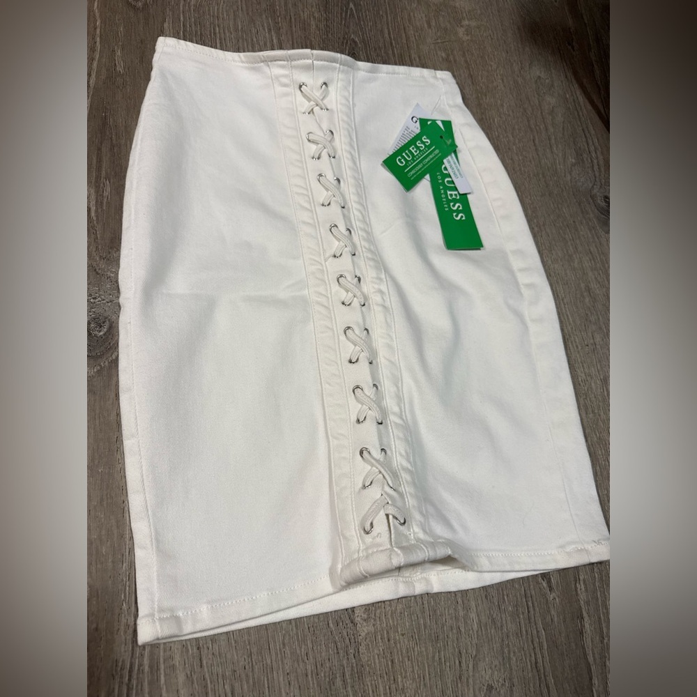 GUESS Cecilia White Lace-Up Denim Pencil Skirt | NWT | XS 2 - Picture 4 of 6